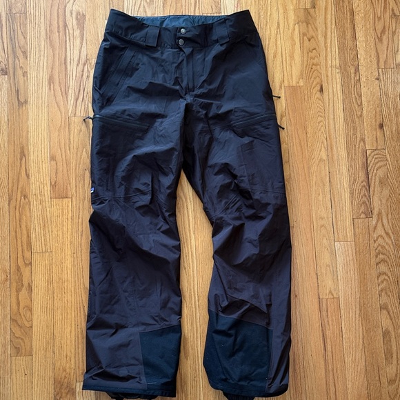 Patagonia Other - Patagonia sz M Black Men's waterproof snow ski Pants not lined great condition